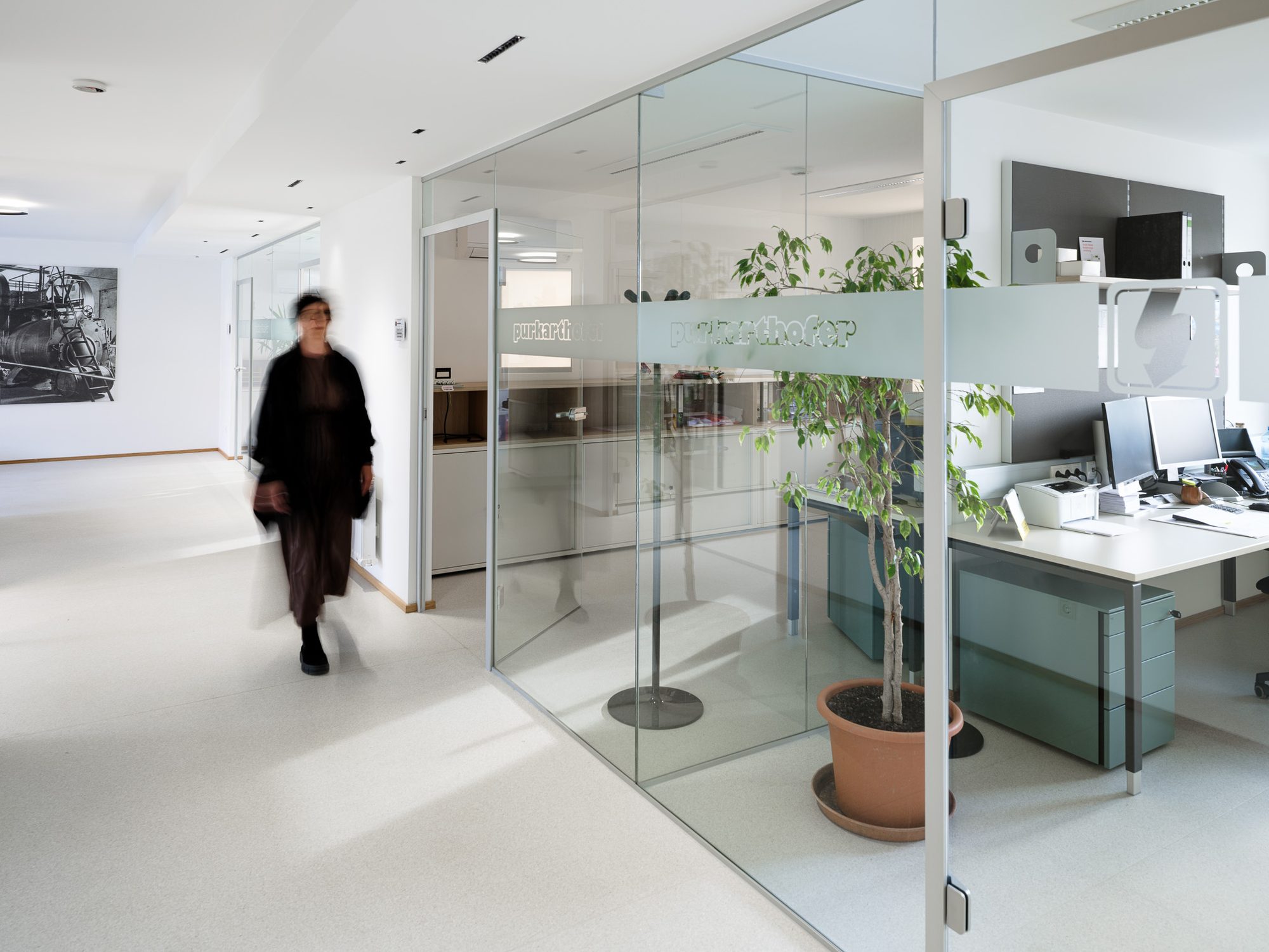 Büro mit Glaswand